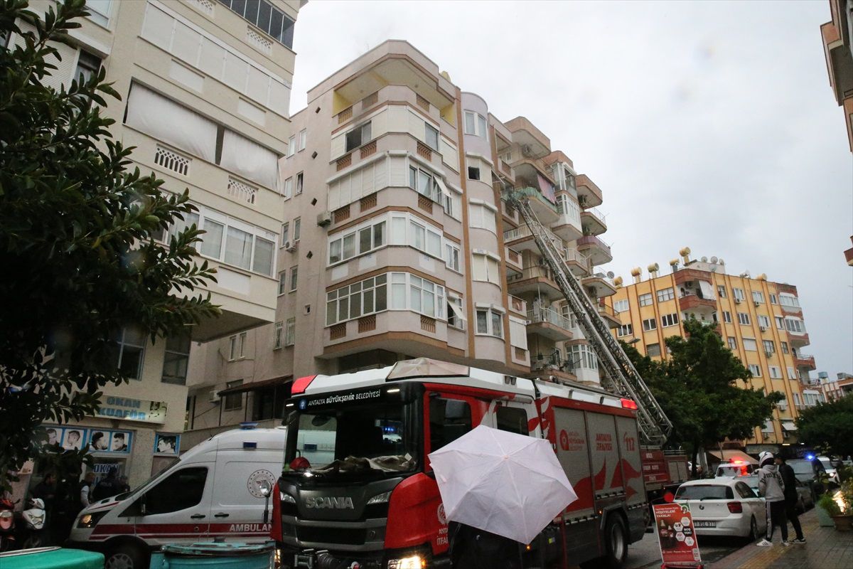 Alanya\'da Apartman Yangını