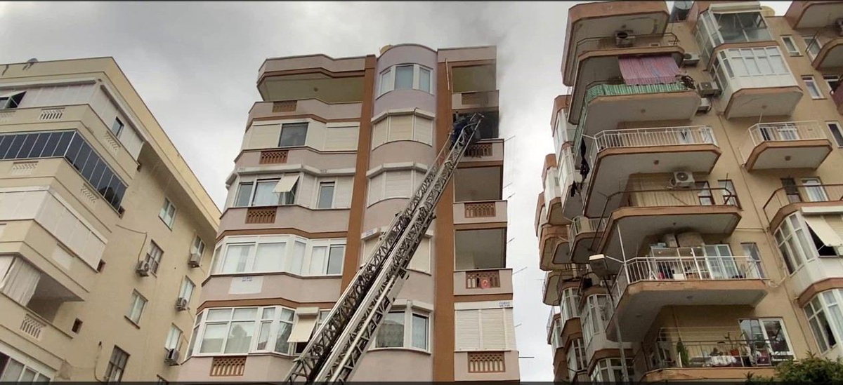 Alanya\'da Evde Klima Yangını