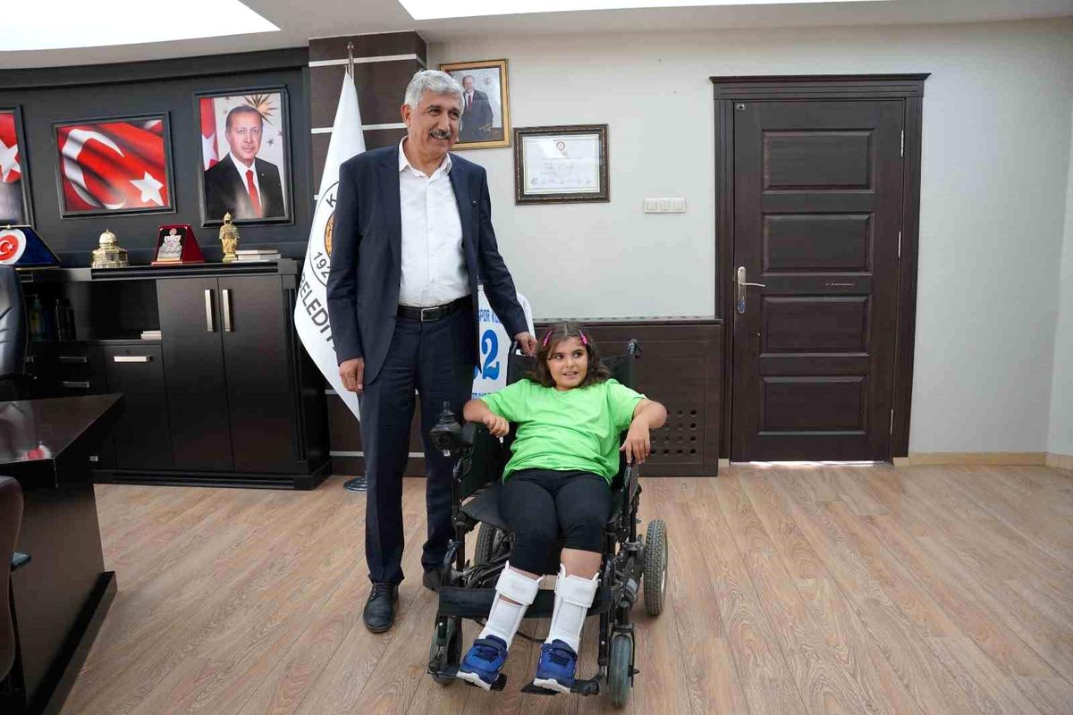 Kahta Belediye Başkanı Hallaç\'tan Dünya Engelliler Günü Mesajı