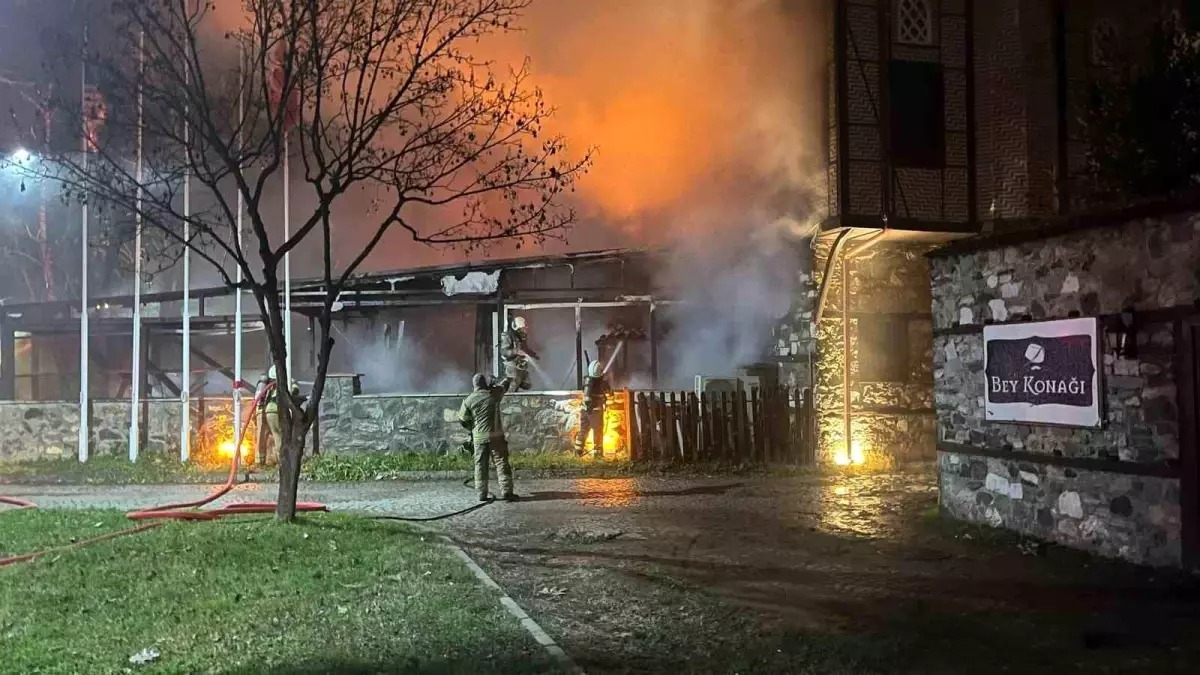 Bursa\'da Otel Yangını Kontrol Altına Alındı