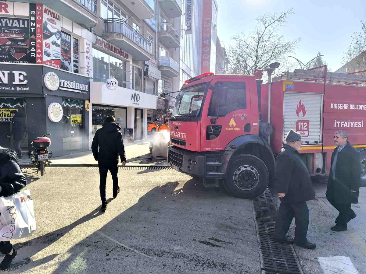 Kırşehir\'de Çöp Konteynerinde Yangın