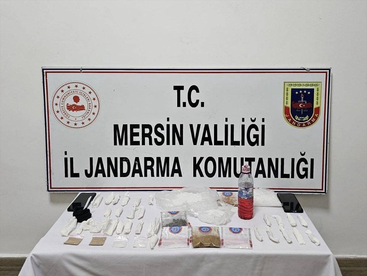Mersin\'de Uyuşturucu Operasyonu: 8 Gözaltı