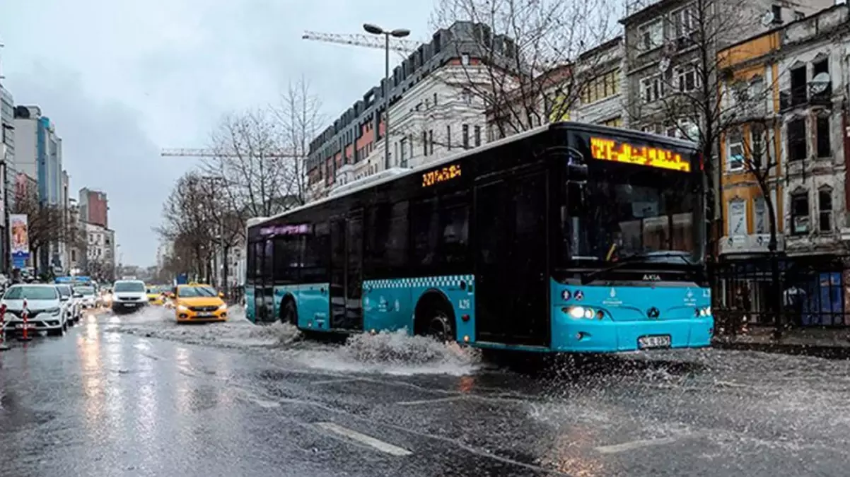 İstanbul\'da Özel Halk Otobüsleri kontak kapattı