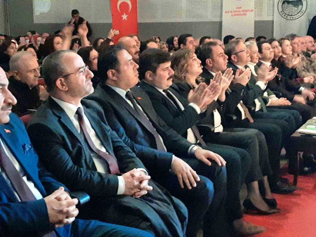 Kars\'ta Özel Çocuklar Engelliler Günü\'nde Sahne Aldı