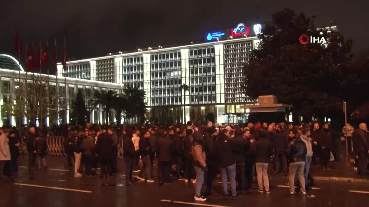 Özel halk otobüsü esnafından Saraçhane\'de İBB\'ye protesto