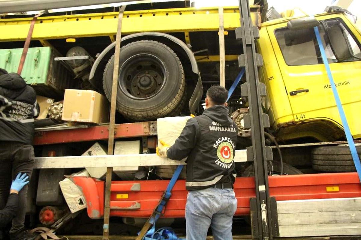 Edirne\'de 16.500 Kaçak Elektronik Sigara Ele Geçirildi