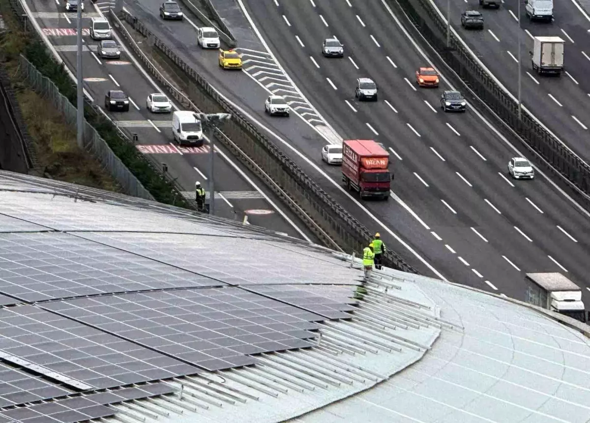 RAMS Park\'taki Güneş Panellerinin Bakımı Yapılıyor