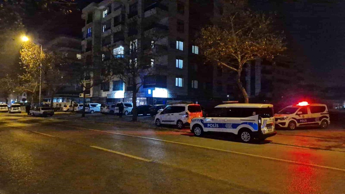 Firari Şüpheli Havalandırmadan Kaçtı