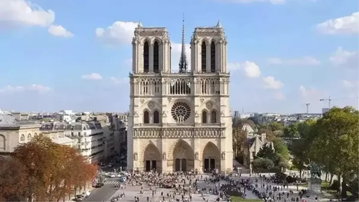 Donald Trump, Notre-Dame Katedrali\'nin Yeniden Açılışına Katılıyor