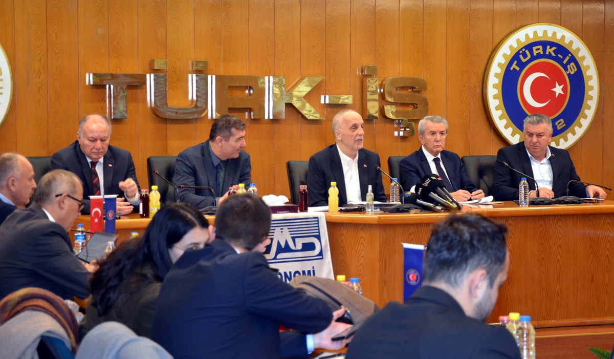 TÜRK-İŞ Başkanı Atalay: Asgari Ücret Enflasyona Sebep Değil