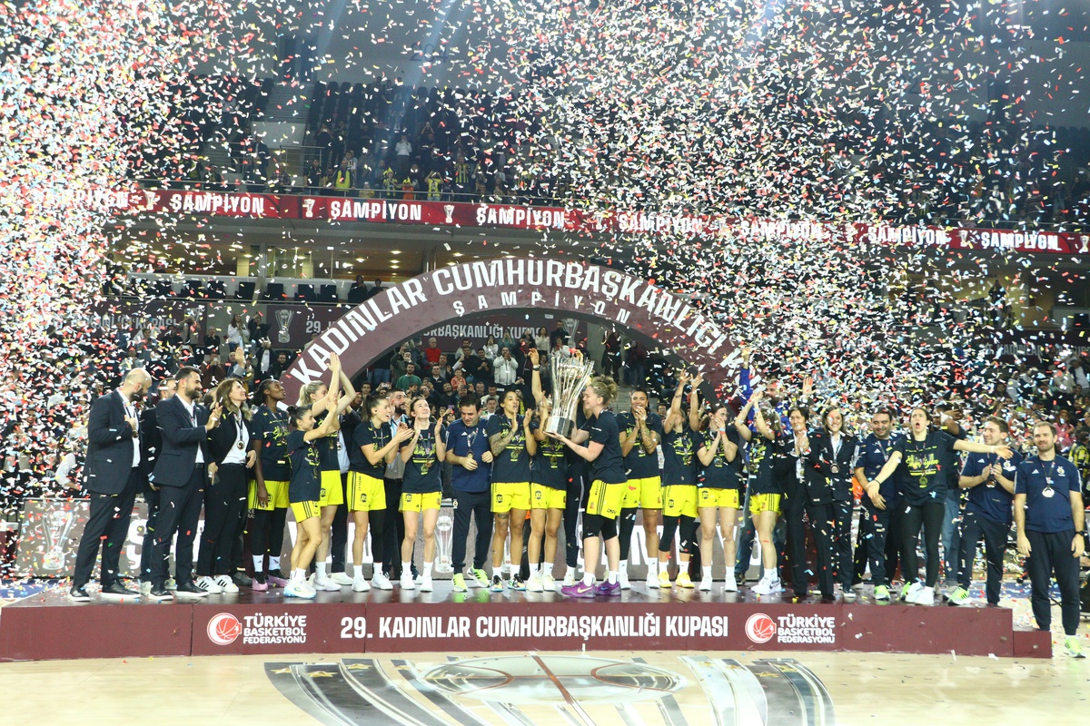 Fenerbahçe Opet, Kadınlar Cumhurbaşkanlığı Kupası\'nı Kazandı