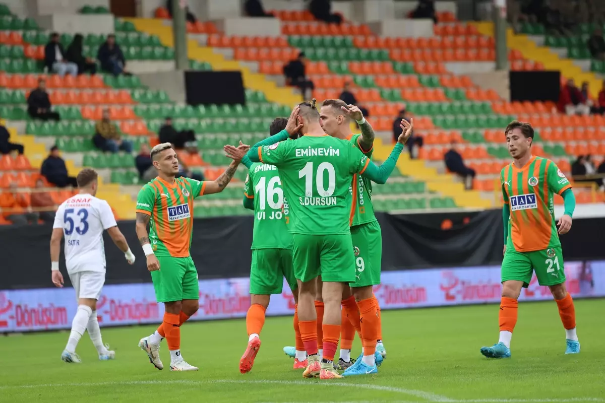 Alanyaspor, Fethiyespor\'u 4-1 Yenerek Türkiye Kupası\'nda 5\'inci Tura Yükseldi