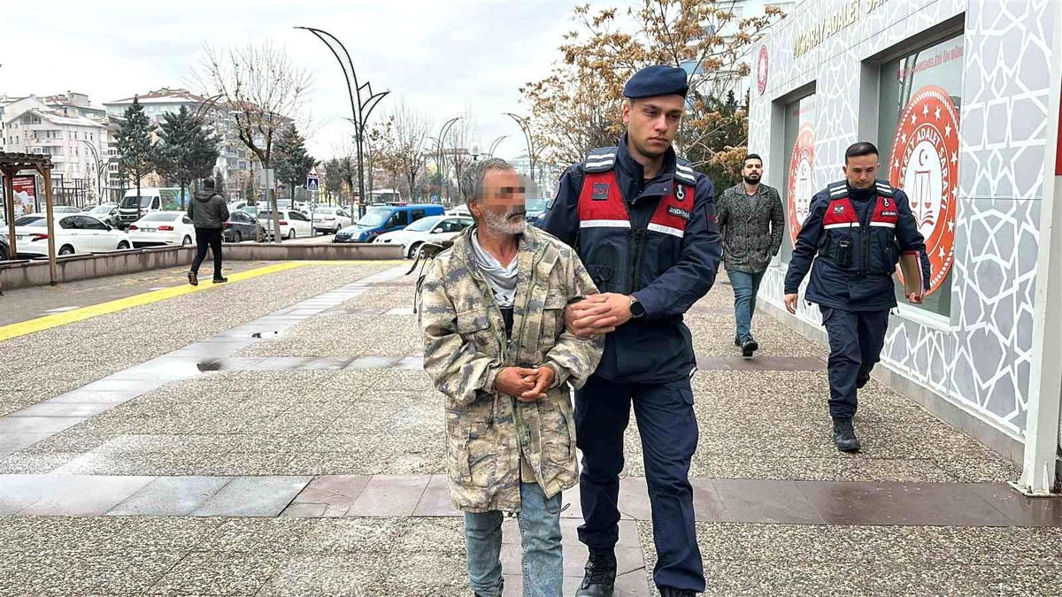 Aksaray\'da Bıçaklı Saldırı