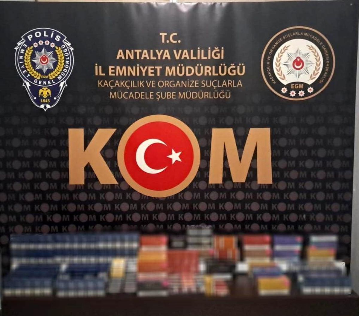 Antalya\'da Kaçak Silah Operasyonu