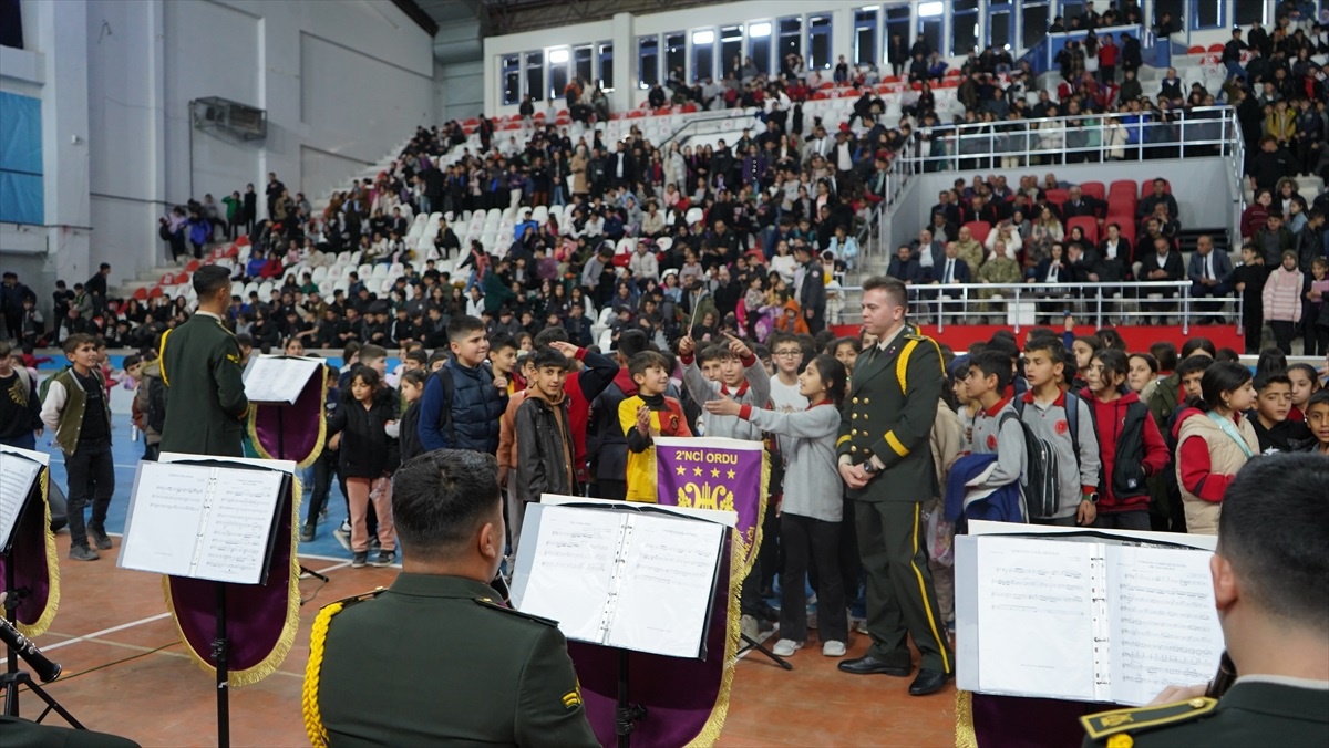 Malatya Bando Takımı Şırnak\'ta Konser Verdi