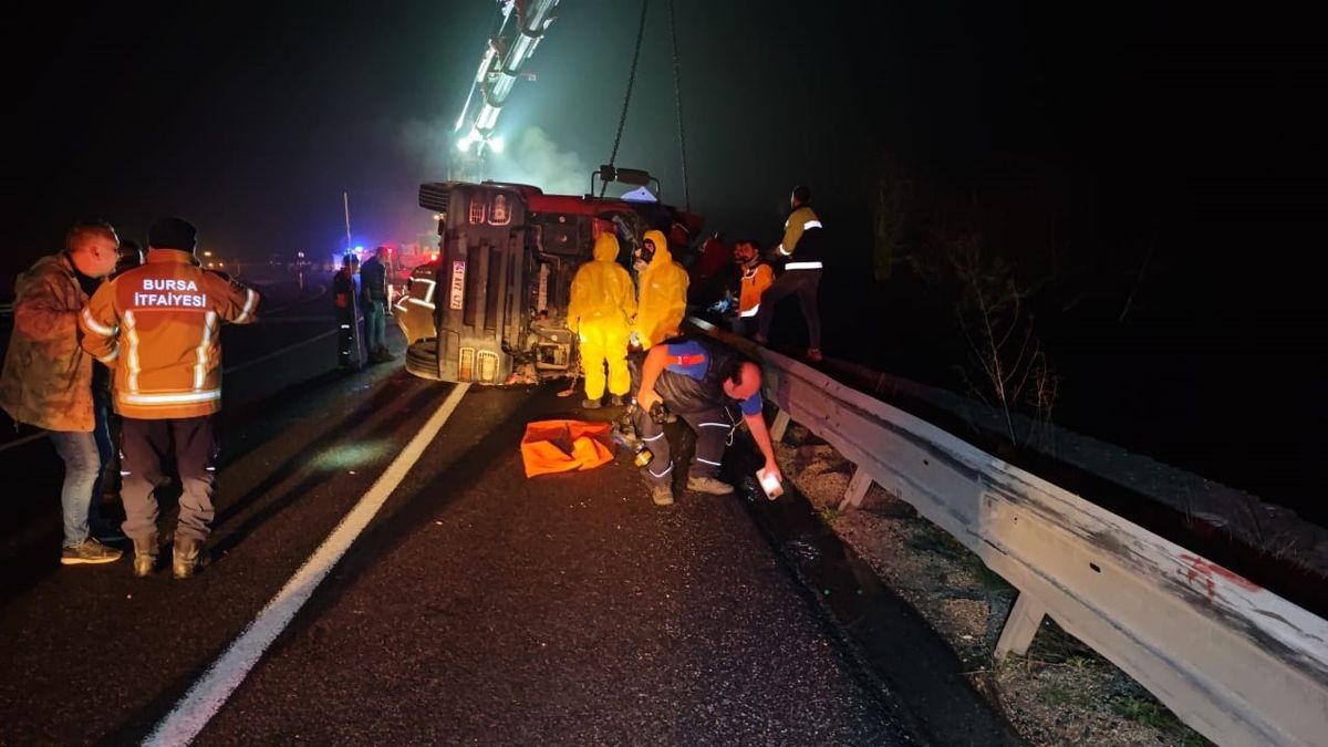 İnegöl\'de Tanker Kazasında Şoförün Cansız Bedeni Çıkarıldı