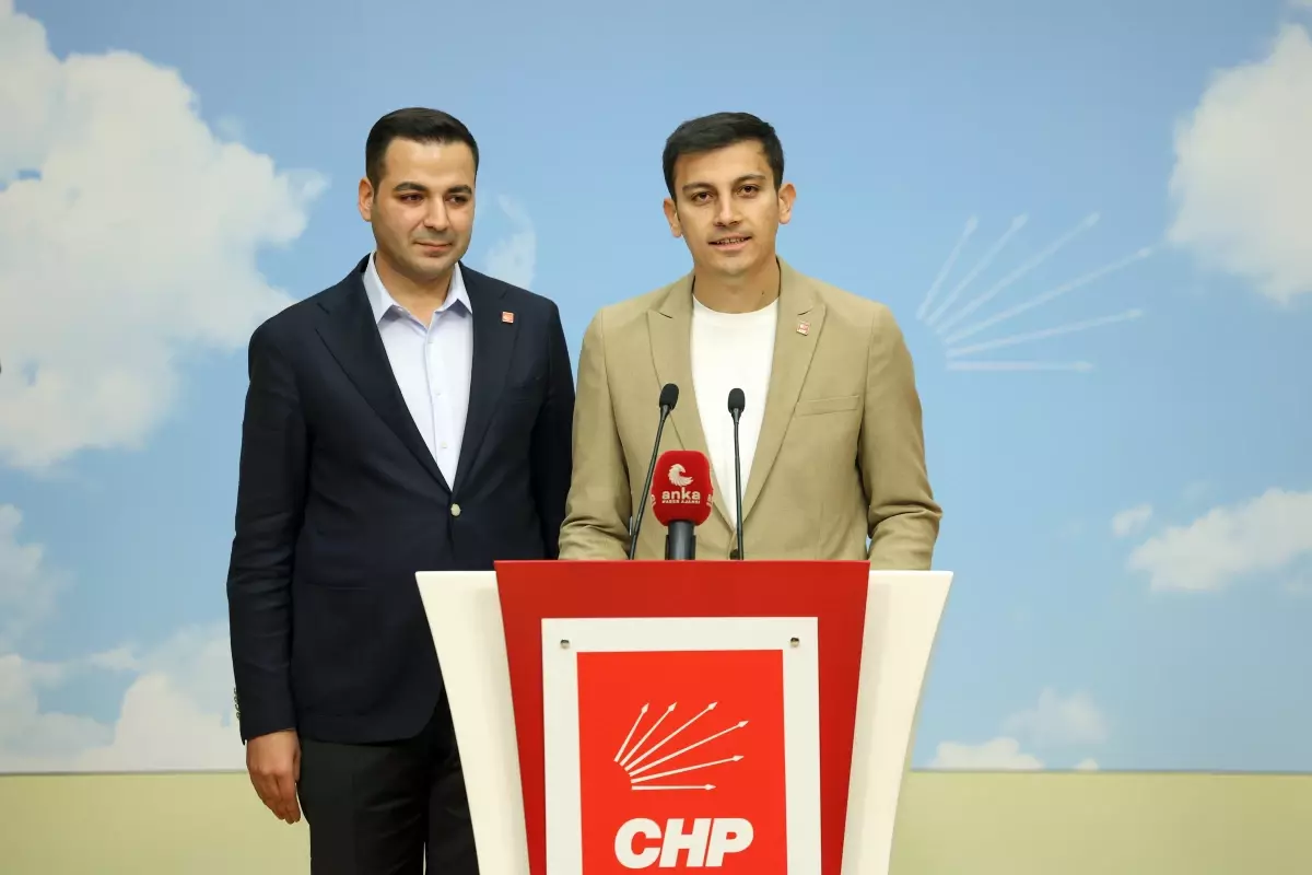 CHP Gençlik Kolları\'nda Yeni Dönem: Cem Aydın Başkan Seçildi