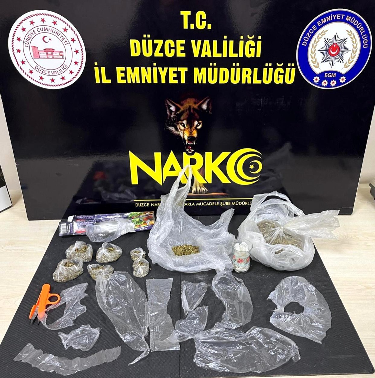 Düzce\'de Uyuşturucu Operasyonu: 150 Gram Ele Geçirildi