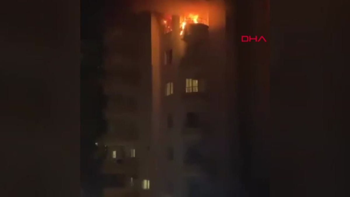 Alanya\'da 6. Kattaki Evde Yangın Paniği