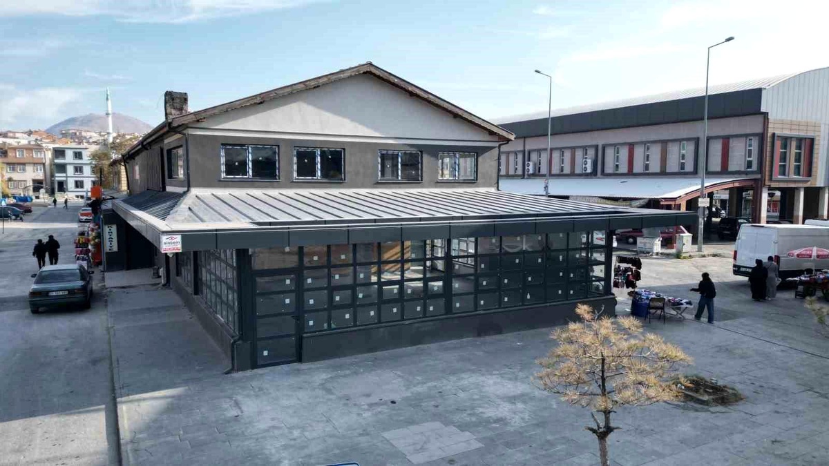Kayseri\'de Gençlik Merkezi Tamamlanmak Üzere
