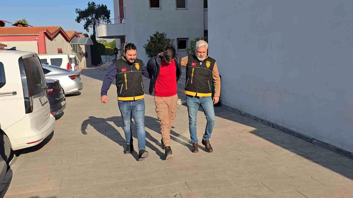 Adana\'da Hırsızlık: Havalı Tabanca Çalındı