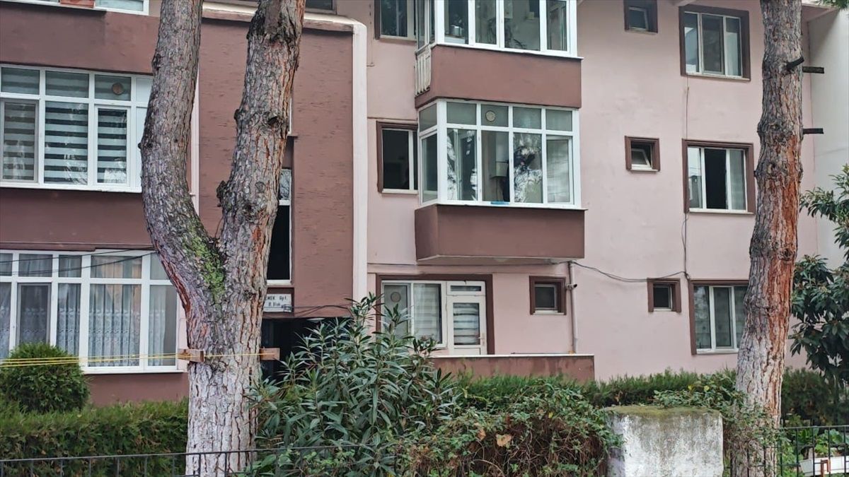 İnegöl\'de Yangın: Yaşlı Kadın Kurtarıldı