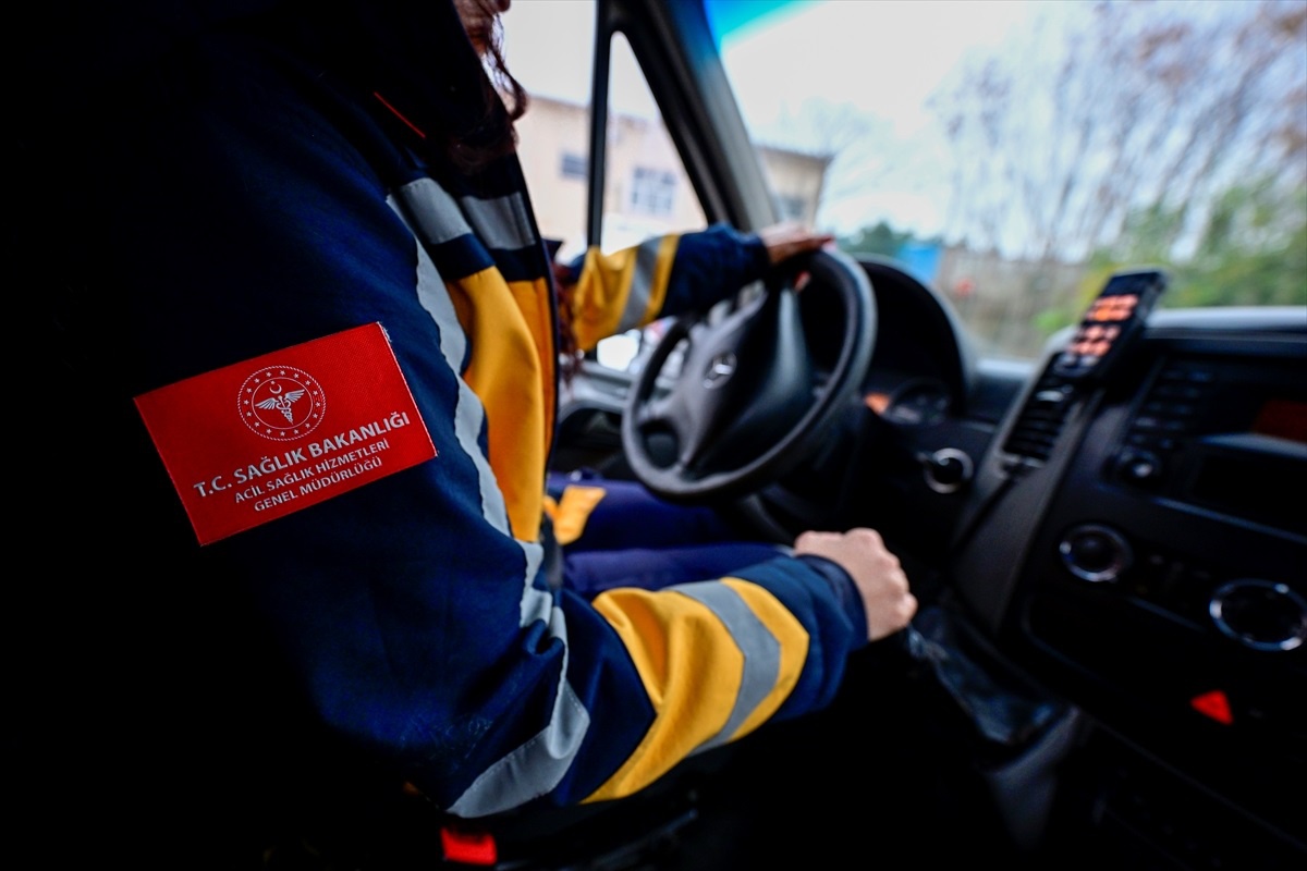 Kadın Ambulans Şoförleri İstanbul\'da Hayat Kurtarıyor
