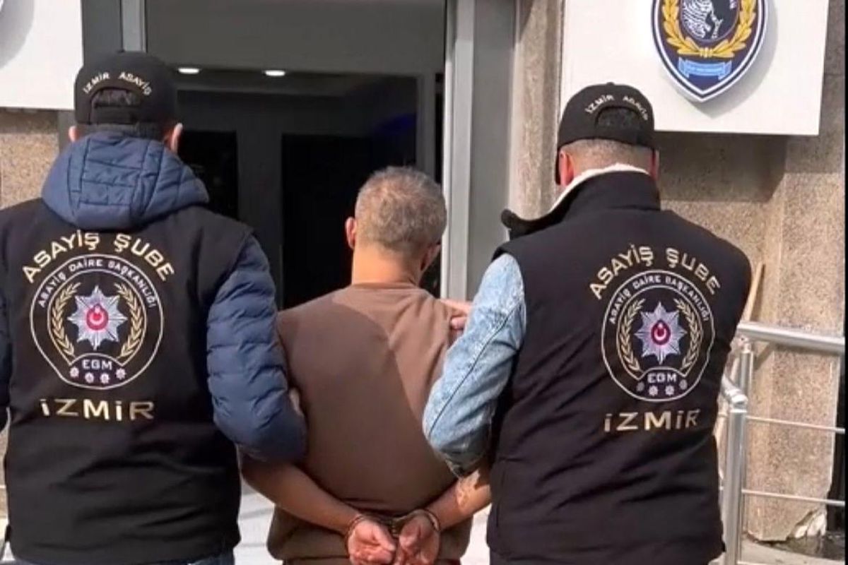 İzmir\'de Tabanca ile Yaralama ve Çatıdan Ateş!