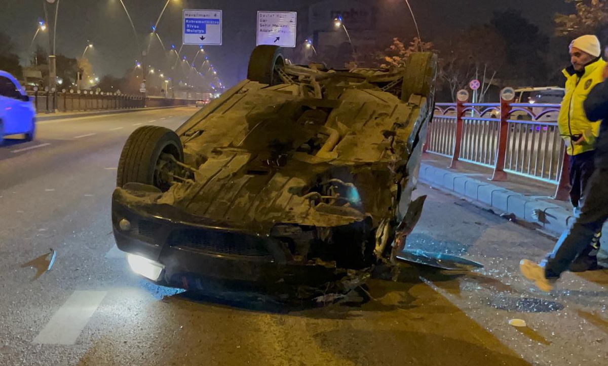 Kayseri\'de Otomobil Takla Attı, Sürücü Yaralandı