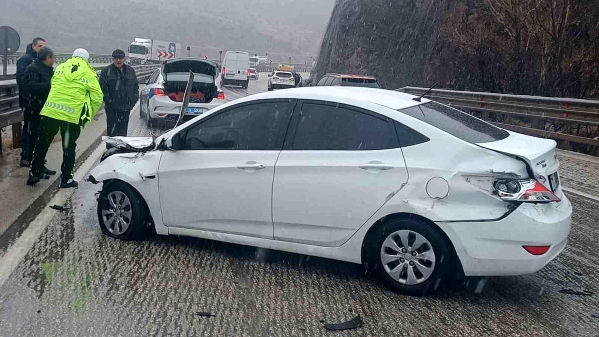 Kırıkkale\'de Trafik Kazası: 3 Yaralı