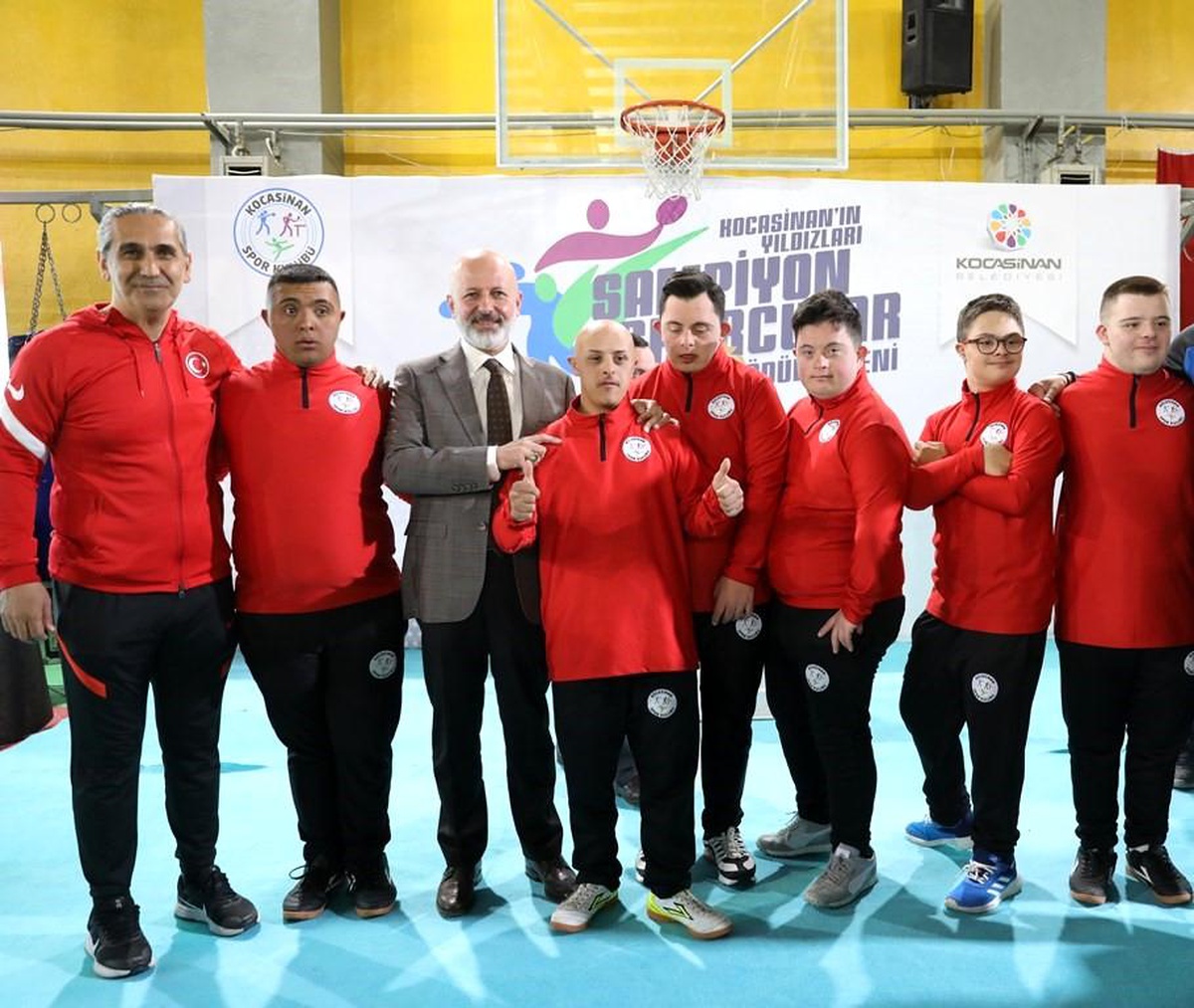 Kocasinan Belediyesi Spor Kulübü\'nden Büyük Başarı: Down Atletizm Takımı Türkiye Şampiyonası\'nda Ödüller Kazandı