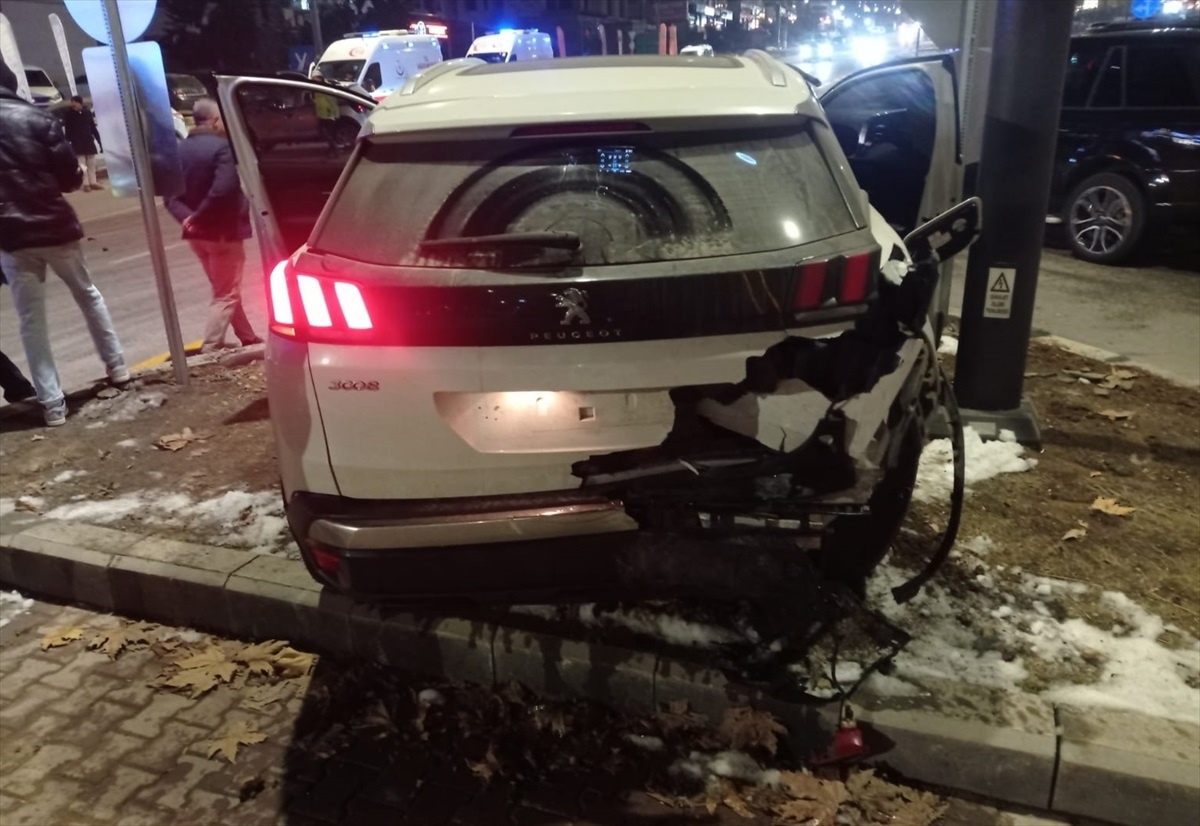 Malatya\'da Trafik Kazaları: 5 Yaralı