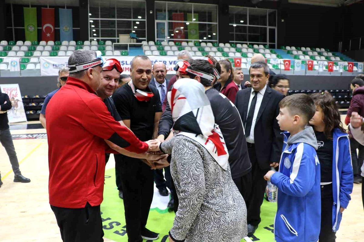 Manisa\'da Görme Engelliler İçin Goalball Etkinliği Düzenlendi