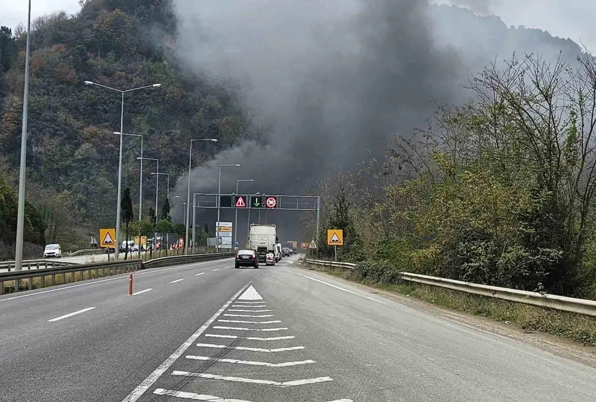 Ünye\'deki Tünelde Yangın, Trafiği Aksattı