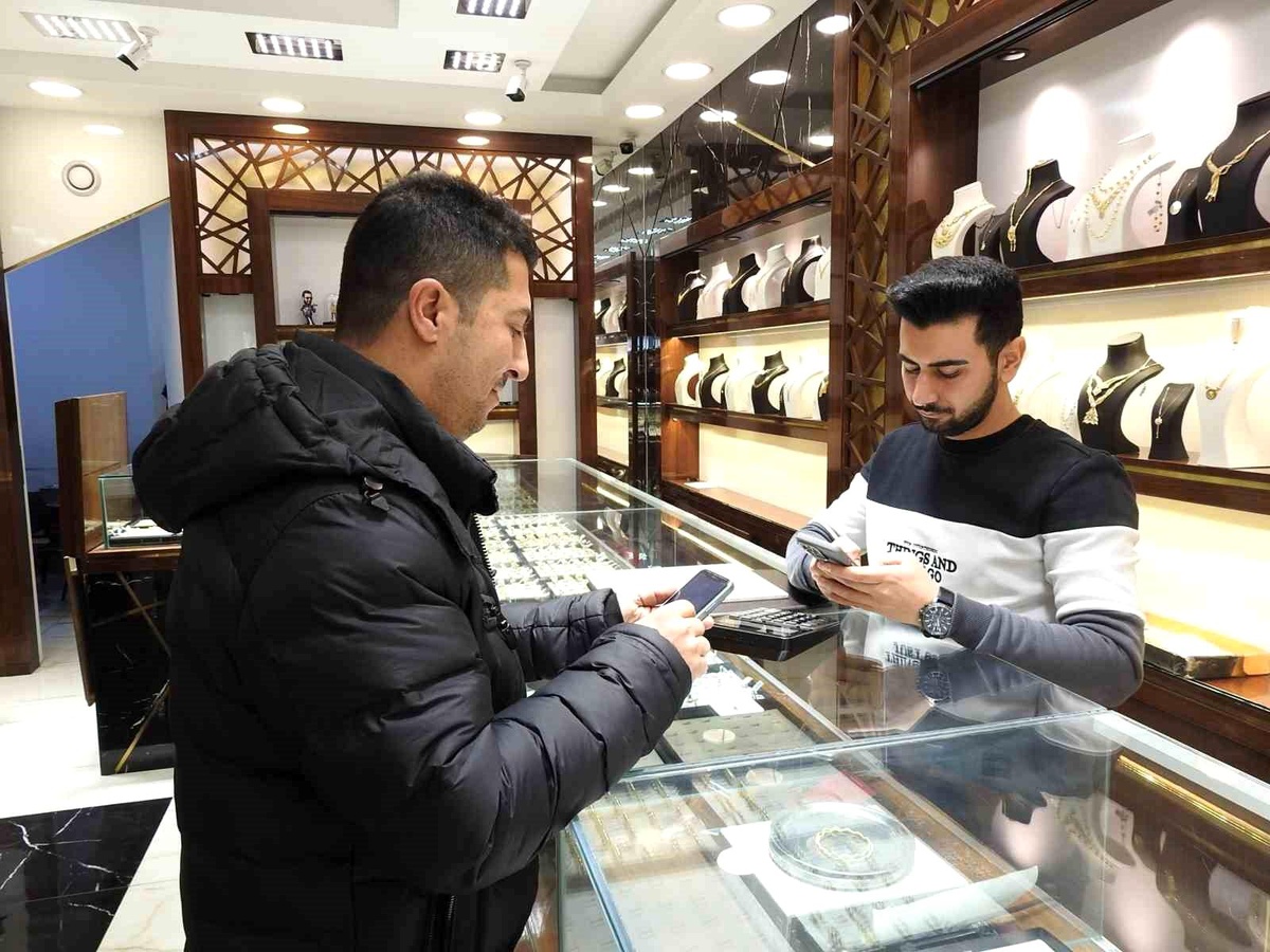 Sahte Dolar İddiaları, Altına Yatırımı Artırdı