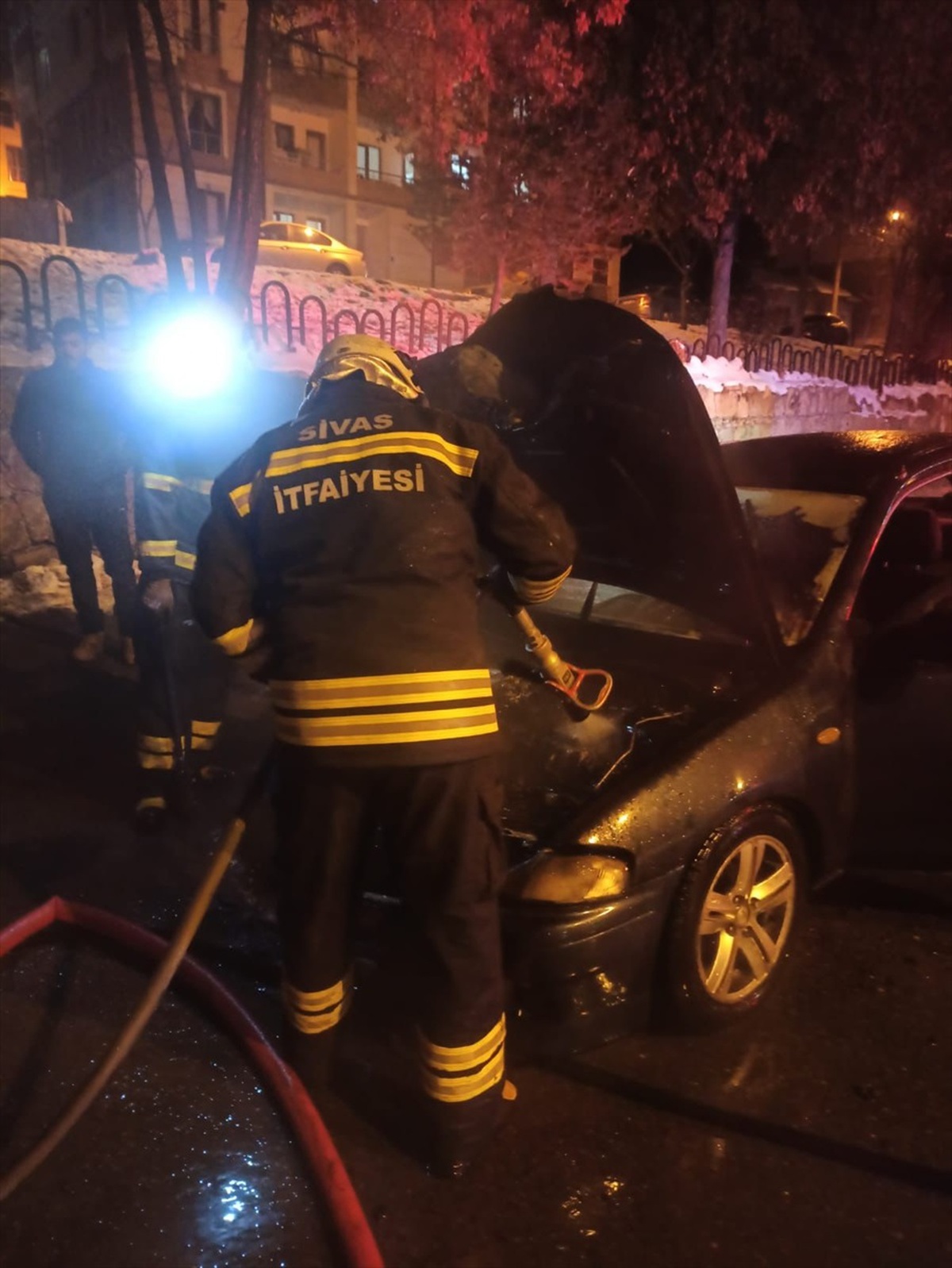 Sivas\'ta Otomobil Yangını