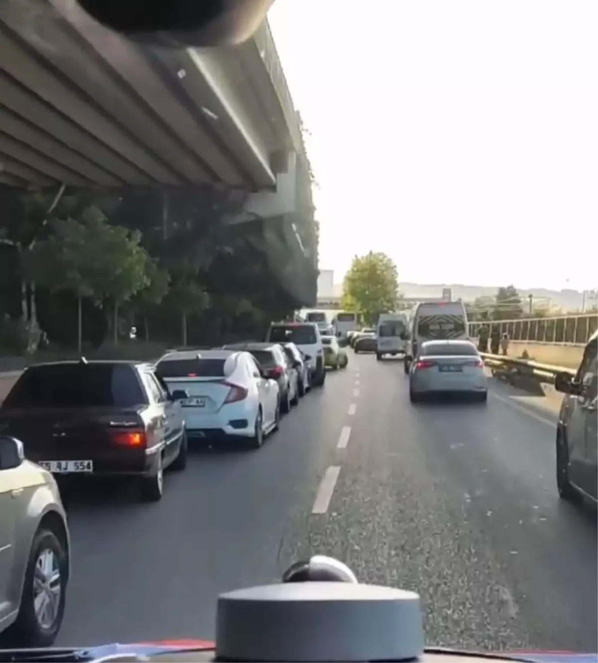 Samsun\'da Sürücülerden Ambulansa Yol Verme Hareketi