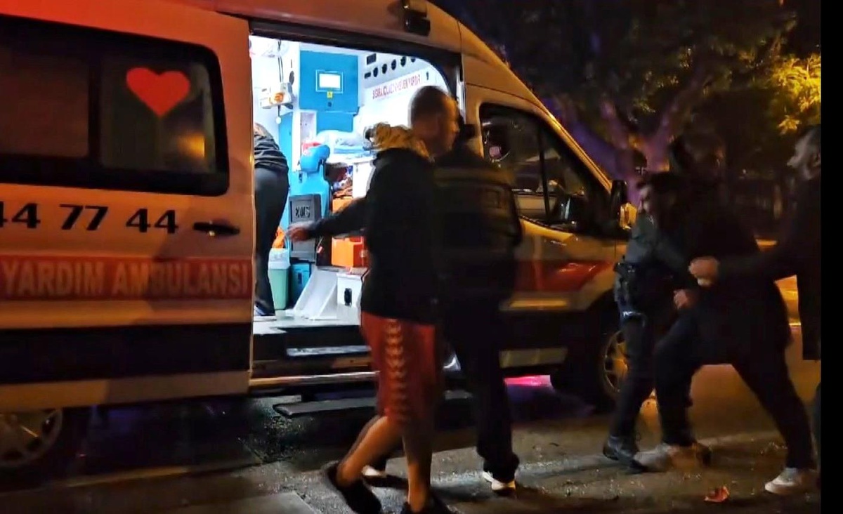 Antalya\'da Feci Kaza: 5 Kişi Yola Savruldu