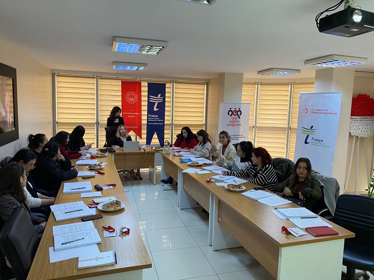 Aile Danışmanları Eğitimi Tekirdağ\'da Başladı
