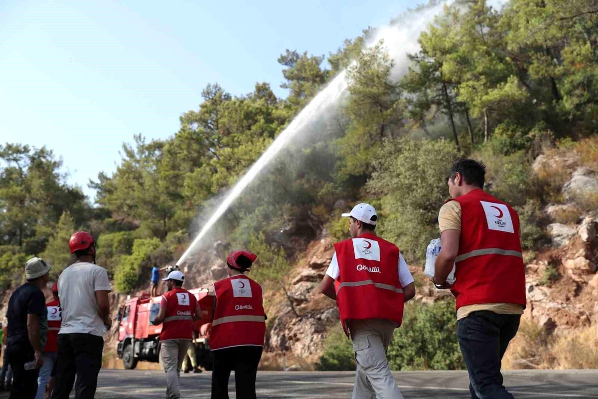 Kızılay\'dan Dünya Gönüllüler Günü Kutlaması