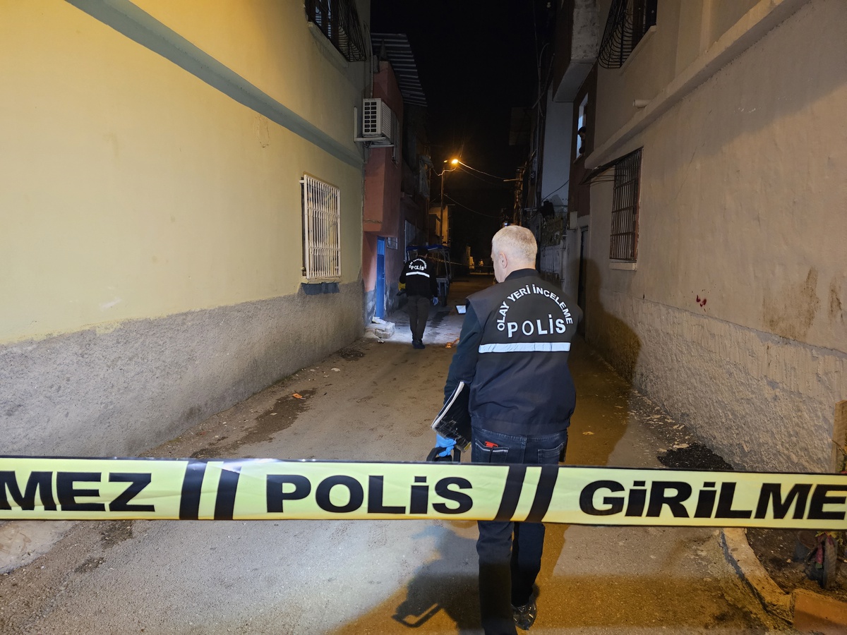 Cezaevi Firarisi Kaçmaya Çalışırken Mahalle Bekçisi Tarafından Vuruldu