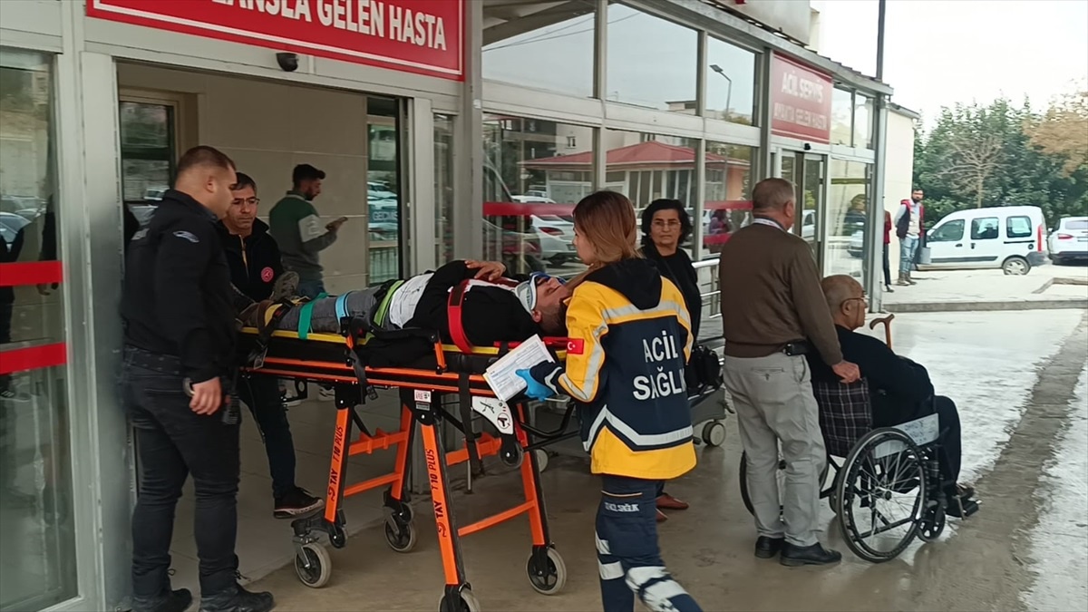 Adana\'daki trafik kazasında yaralanan kadının karnındaki bebeği öldü
