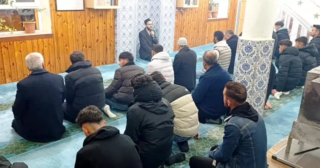 Adilcevaz\'da Öğrencilere Sabah Namazı Buluşması