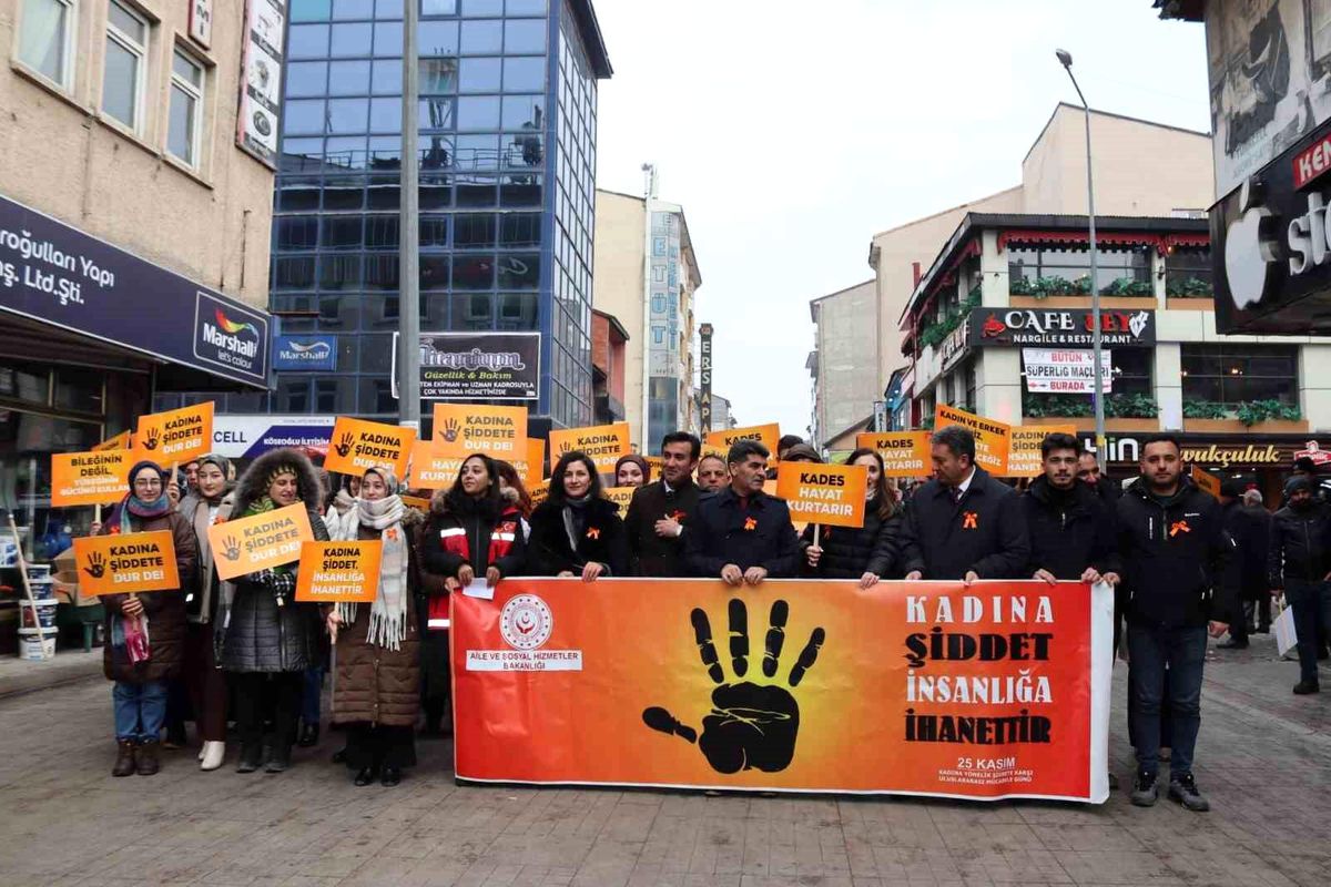 Ağrı\'da Kadına Yönelik Şiddet Yürüyüşü