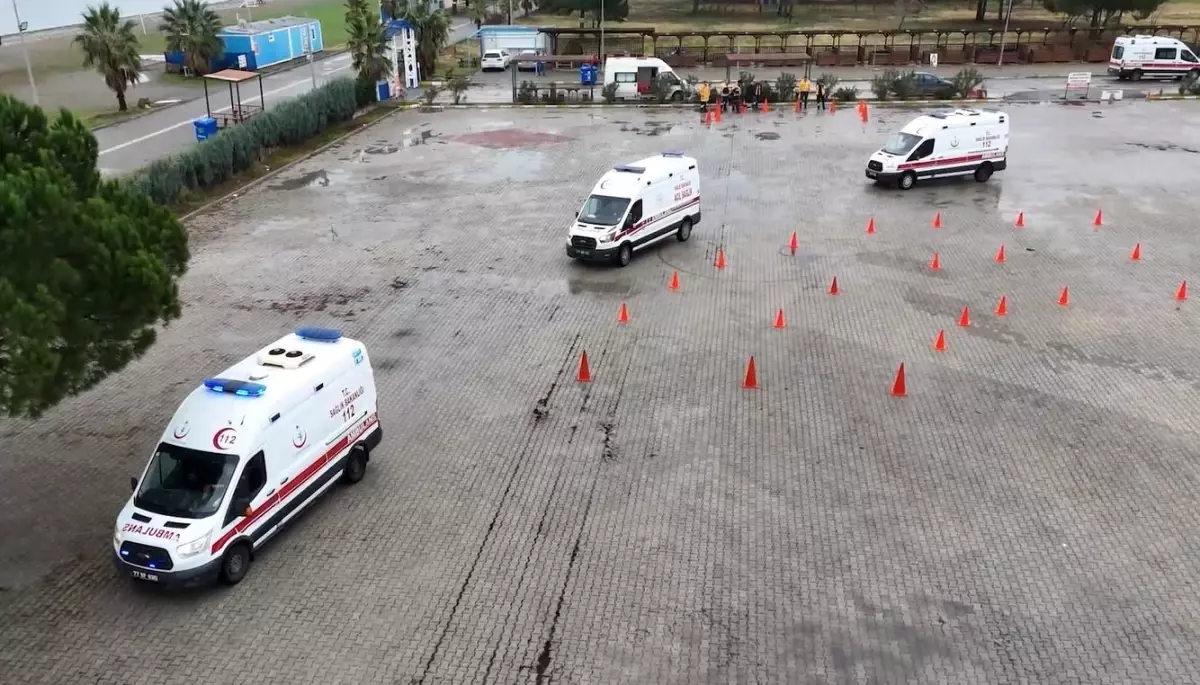 Yalova’da Ambulans Sürüş Güvenliği Yarışması