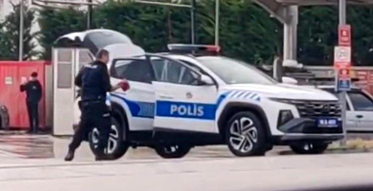 Polisten Örnek Davranış: Ücretsiz Oto Yıkama