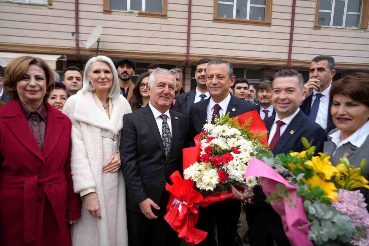 Özgür Özel Bilecik Mülakatı\'nı Ziyaret Etti