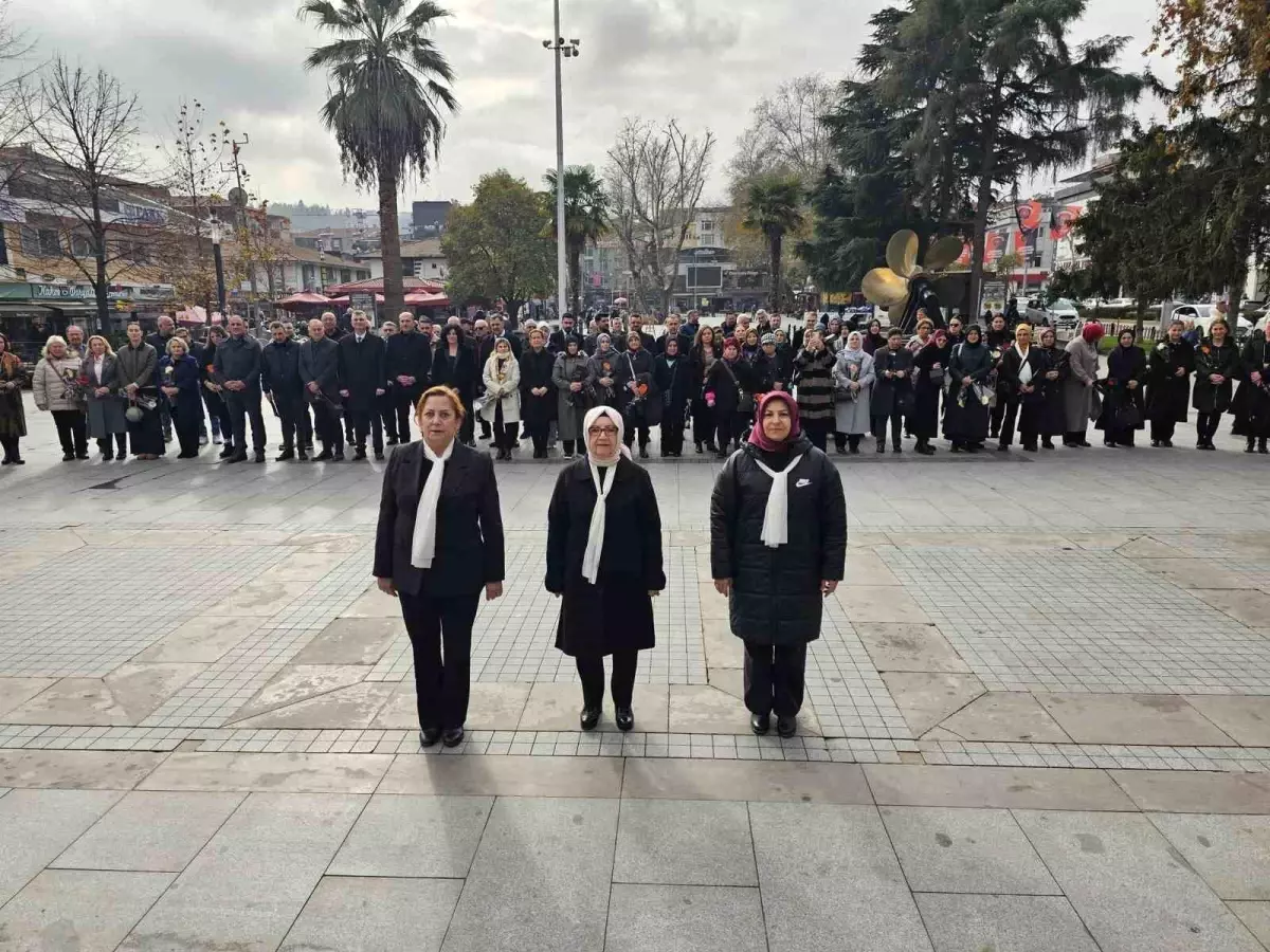 5 Aralık Dünya Kadın Hakları Günü Gölcük\'te Kutlandı