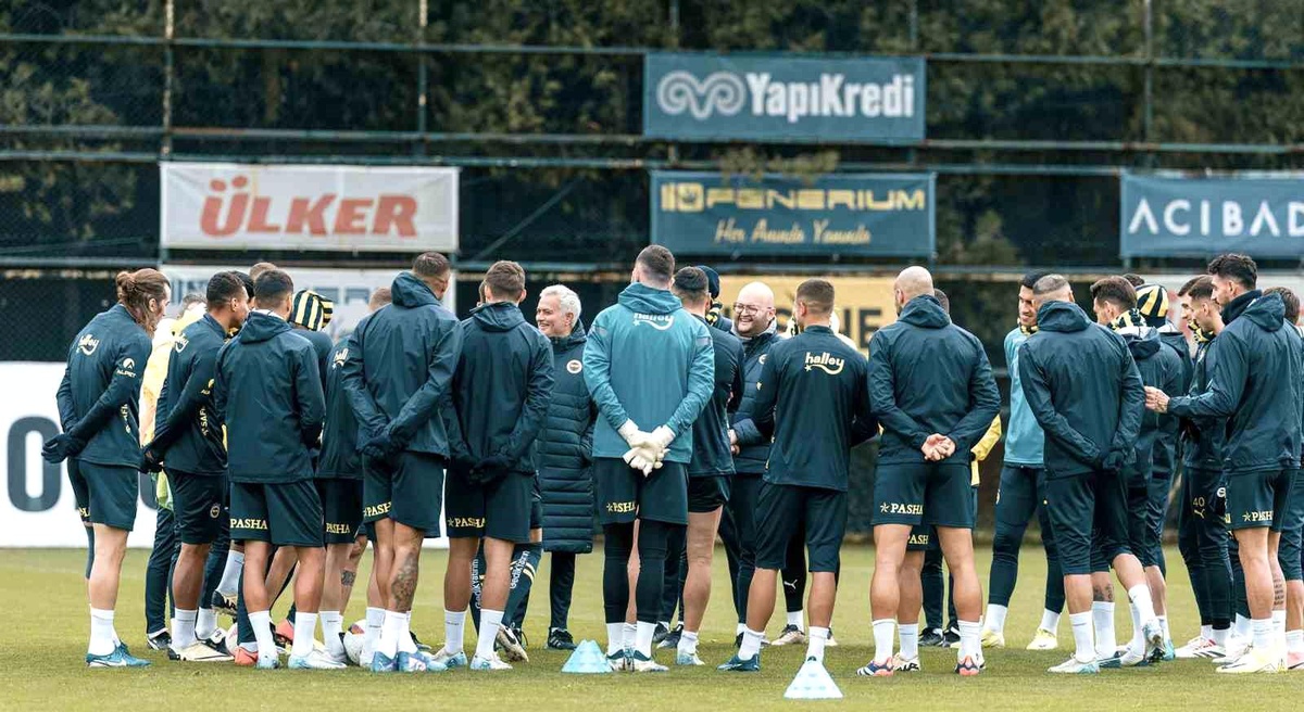 Fenerbahçe Derbi Hazırlıklarını Sürdürüyor