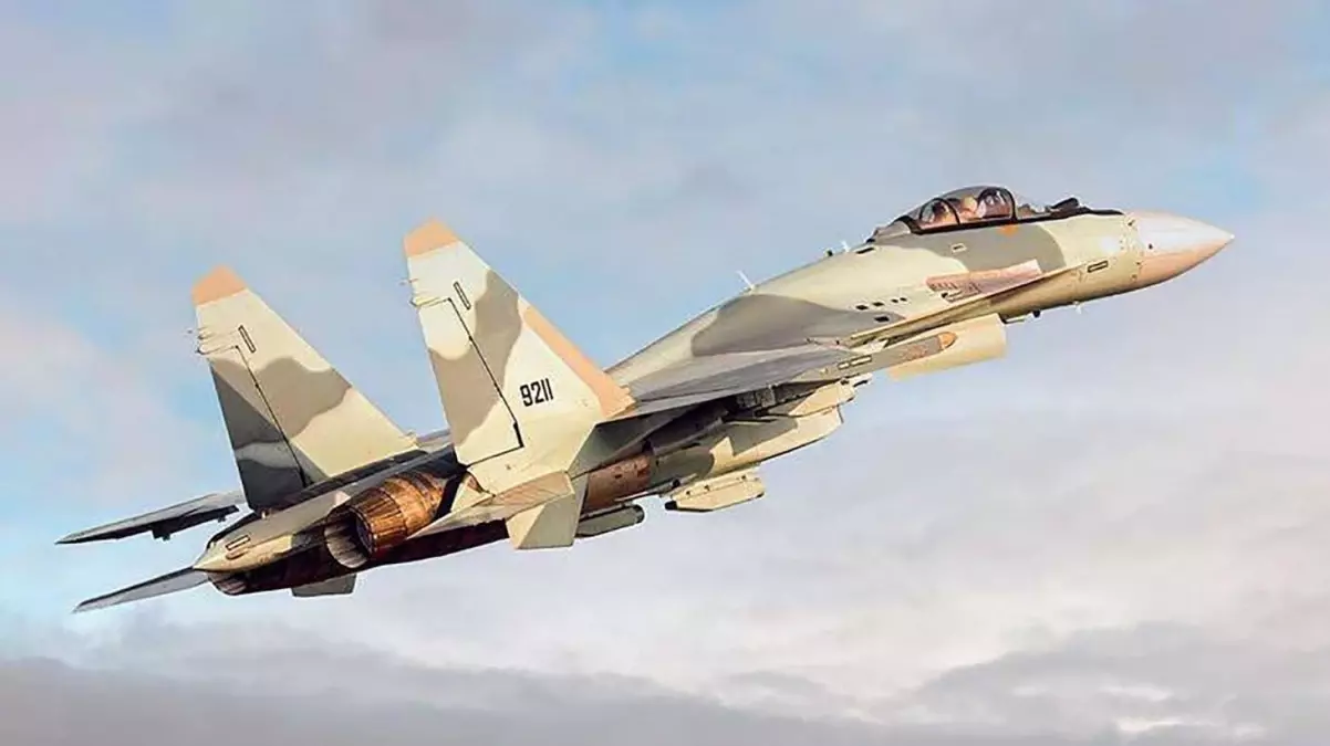 İran\'da Savunma Bakanlığı\'na ait eğitim uçağı düştü: 2 ölü